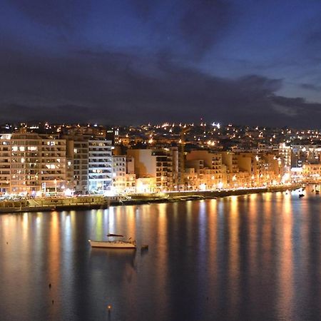 Modern 2 Bedroom Maisonette in Central Sliema Buitenkant foto