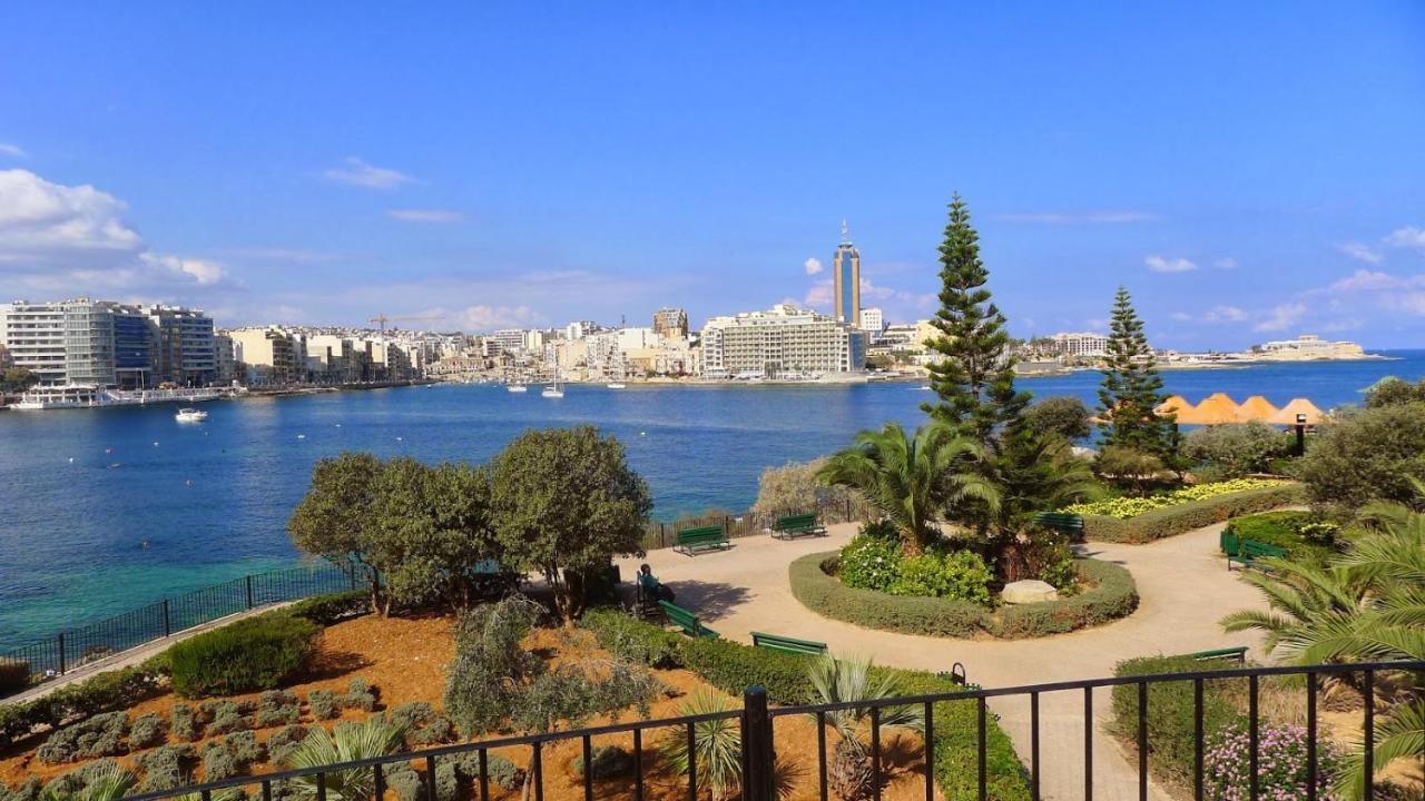 Modern 2 Bedroom Maisonette in Central Sliema Buitenkant foto