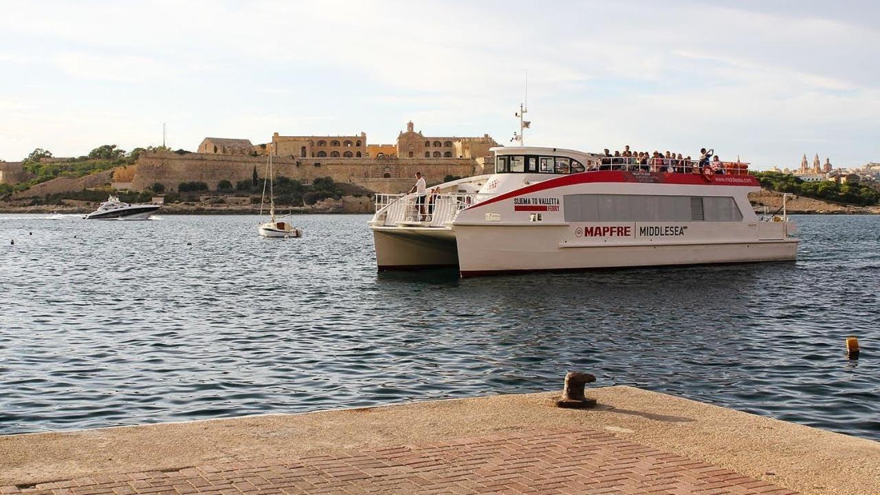 Modern 2 Bedroom Maisonette in Central Sliema Buitenkant foto
