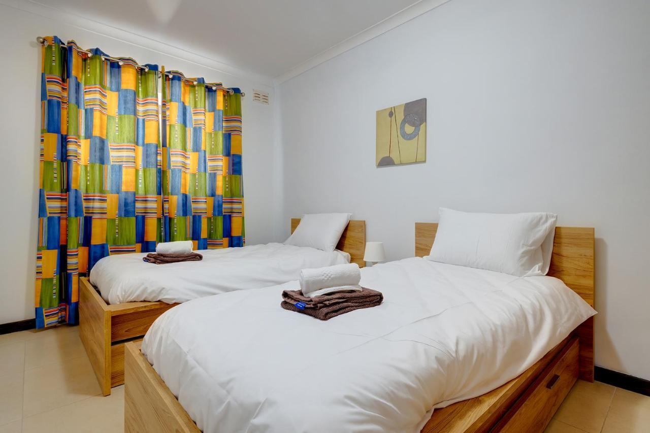 Modern 2 Bedroom Maisonette in Central Sliema Buitenkant foto