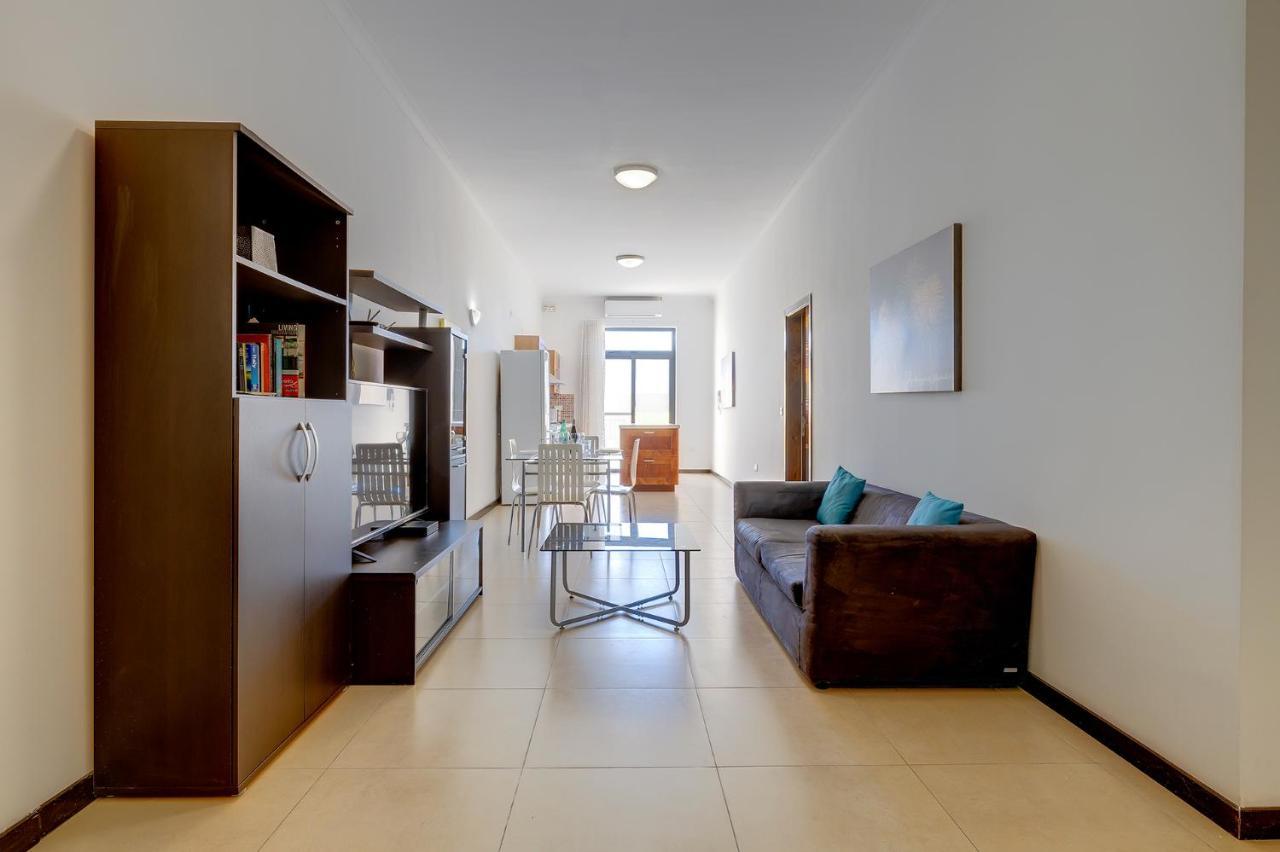 Modern 2 Bedroom Maisonette in Central Sliema Buitenkant foto
