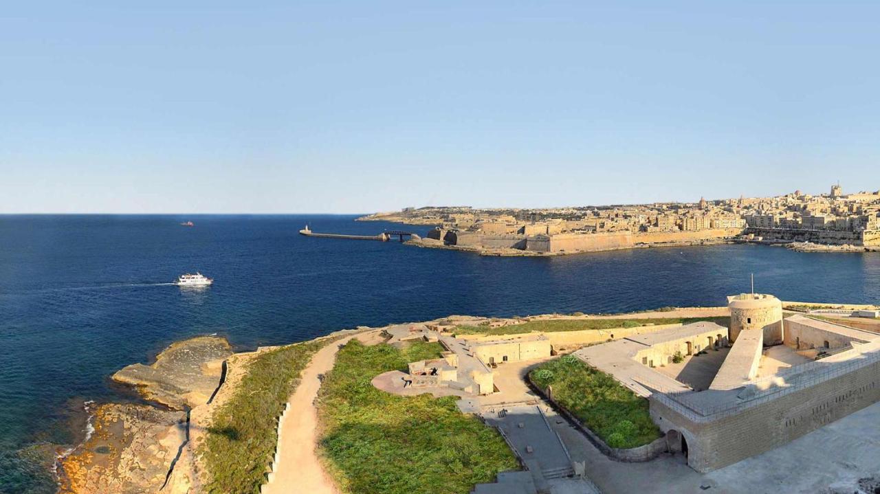 Modern 2 Bedroom Maisonette in Central Sliema Buitenkant foto